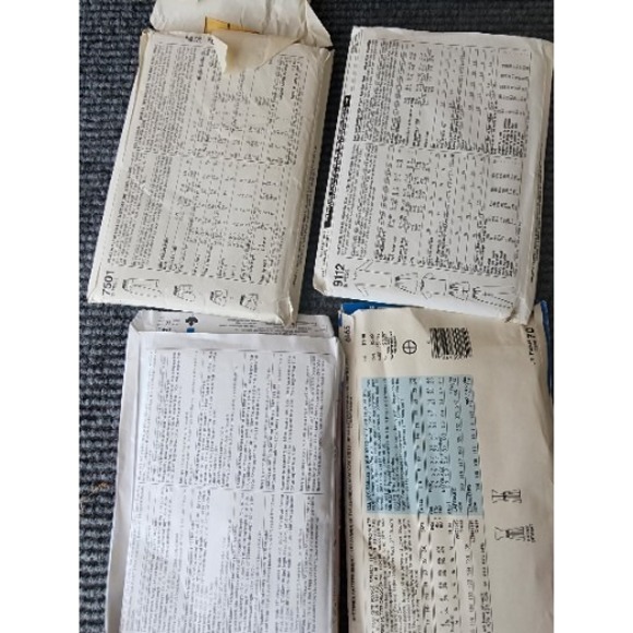 Lot of 11 Assorted Sewing Patterns Uncut And Cut - Picture 8 of 11